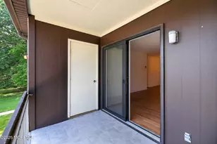 154 Cross Slope Ct, Manalapan Township, NJ 07726 - Photo 9