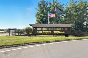 154 Cross Slope Ct, Manalapan Township, NJ 07726 - Photo 3