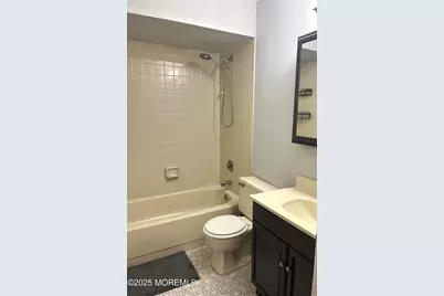 315 Wellington Place, Aberdeen Township, NJ 07747 - Photo 17