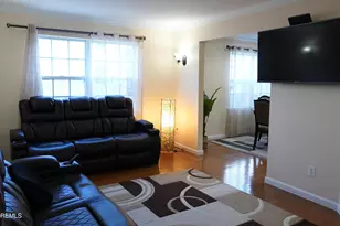 27 Hummingbird Ct, Marlboro Township, NJ 07746 - Photo 7