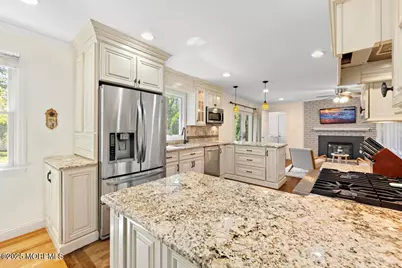 64 Woodcrest Drive, Freehold, NJ 07728 - Photo 13