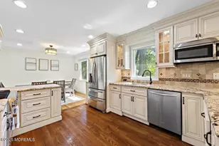 64 Woodcrest Dr, Freehold, NJ 07728 - Photo 15