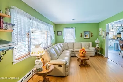 806 W Farms Road, Howell Township, NJ 07731 - Photo 5