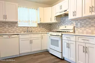 311 Tulip Ln, Freehold, NJ 07728 - Photo 11