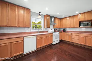 557 Lloyd Rd, Hazlet Township, NJ 07730 - Photo 9