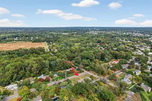 8 Lake Dr, Freehold, NJ 07728 - Photo 13