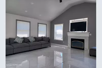 240 Woodcrest Road, Oakhurst, NJ 07755 - Photo 9