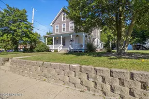 71 Monmouth Rd, Oakhurst, NJ 07755 - Photo 3