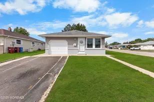 25 St Martin Pl, Toms River Township, NJ 08757 - Photo 3