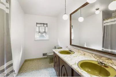 12 Meadowbrook Lane, Freehold, NJ 07728 - Photo 17