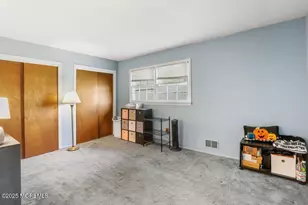 12 Meadowbrook Ln, Freehold, NJ 07728 - Photo 15