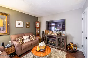 401 Daffodil Dr, Jackson, NJ 08527 - Photo 1