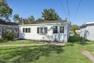 81 River Dr, Toms River Township, NJ 08753 - Photo 13