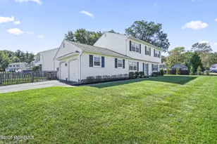 51 Angela Cir, Hazlet Township, NJ 07730 - Photo 3