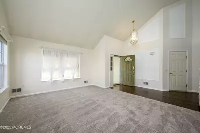 10 Pine Valley Court, Lakewood, NJ 08701 - Photo 7