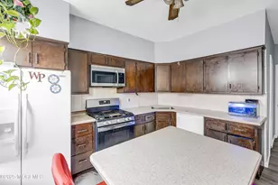 261 Dwight St, Jersey City, NJ 07305 - Photo 15