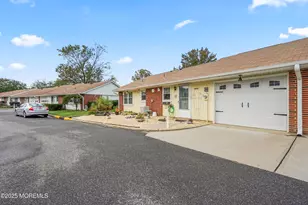 240B Huntington Dr, Lakewood, NJ 08701 - Photo 17