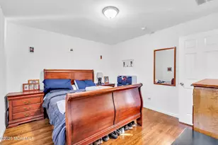 21 Frances Dr, Freehold, NJ 07728 - Photo 9