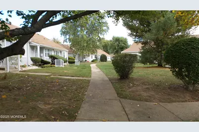 138 Wein Market #C, Freehold, NJ 07728 - Photo 5