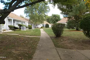 138 Wein Market, Freehold, NJ 07728 - Photo 5