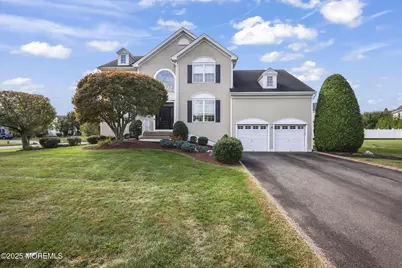 301 Colgate Way, Freehold, NJ 07728 - Photo 3