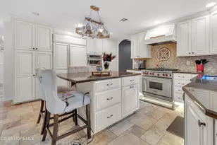 41 Longstreet Rd, Manalapan Township, NJ 07726 - Photo 9