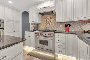 41 Longstreet Rd, Manalapan Township, NJ 07726 - Photo 11