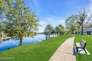 586A Lake Point Dr, Lakewood, NJ 08701 - Photo 17