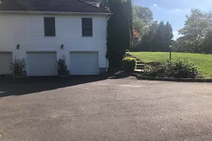 2 Steward Ct, Millstone Township, NJ 08510 - Photo 13