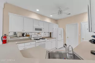 138 Greenlawns Dr, Lakewood, NJ 08701 - Photo 7