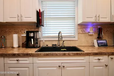 65 Manalapan Avenue, Freehold, NJ 07728 - Photo 19