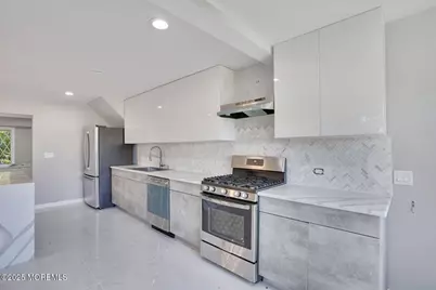 17 Roslyn Drive, Oakhurst, NJ 07755 - Photo 5