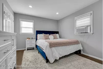 17 Roslyn Drive, Oakhurst, NJ 07755 - Photo 11