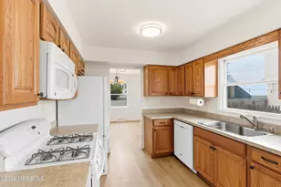 294 Jill Ct, Toms River Township, NJ 08753 - Photo 7