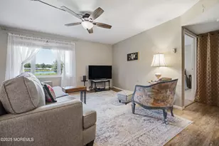 39 Cambridge Ct, Lakewood, NJ 08701 - Photo 5