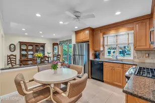 21 Thoreau Dr, Manalapan Township, NJ 07726 - Photo 15