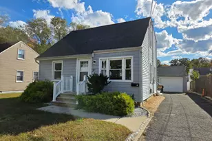 6 Trumen Pl, Hazlet Township, NJ 07730 - Photo 1