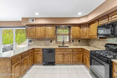 16 Timber Lane, Manalapan Township, NJ 07726 - Photo 13