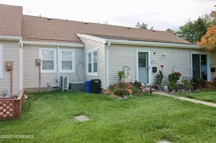 119 Muhlen Platz, Freehold, NJ 07728 - Photo 29