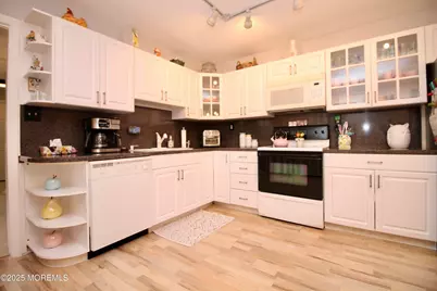 119 Muhlen Platz #E, Freehold, NJ 07728 - Photo 13