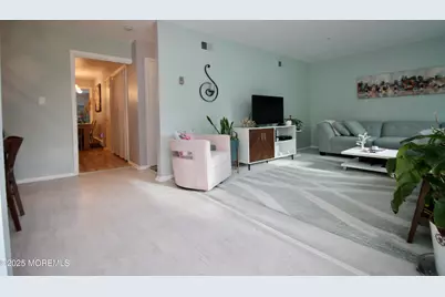 119 Muhlen Platz #E, Freehold, NJ 07728 - Photo 5