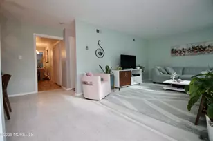 119 Muhlen Platz, Freehold, NJ 07728 - Photo 5