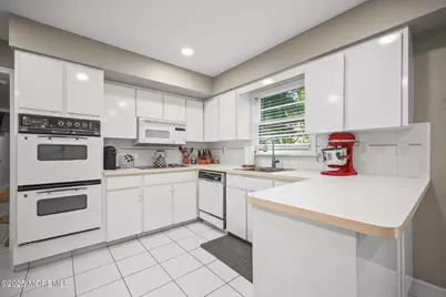 34 Brookside Circle, Marlboro Township, NJ 07746 - Photo 23