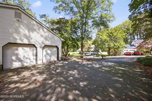 34 Brookside Cir, Marlboro Township, NJ 07746 - Photo 9