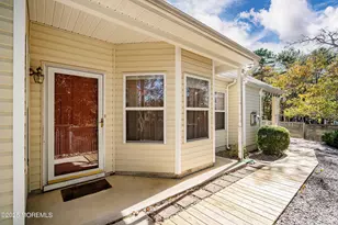 10 Hampton Rd, Manahawkin, NJ 08050 - Photo 3