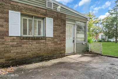 9 Chestnut Street #D, Toms River Township, NJ 08757 - Photo 5