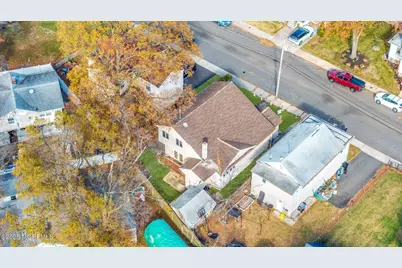 32 Lakewood Avenue, Keansburg, NJ 07734 - Photo 15