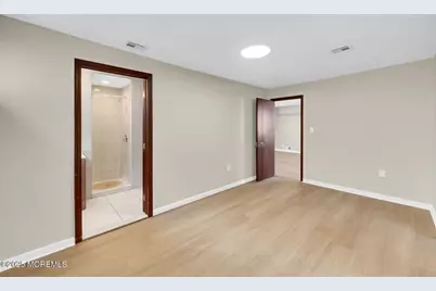 32 Lakewood Avenue, Keansburg, NJ 07734 - Photo 19