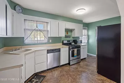 19 Woody Terrace, Hazlet Township, NJ 07734 - Photo 7