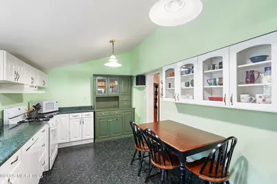 693 E Veterans Highway, Jackson, NJ 08527 - Photo 17